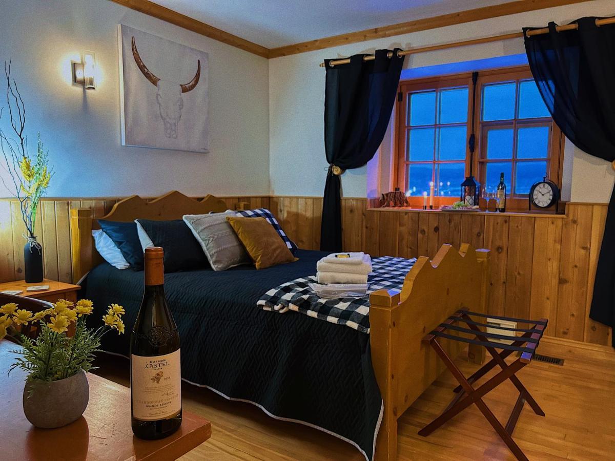 Auberge Au Poste De Traite Sainte-Famille Room photo