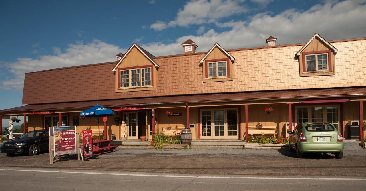 Auberge Au Poste De Traite Sainte-Famille Exterior photo